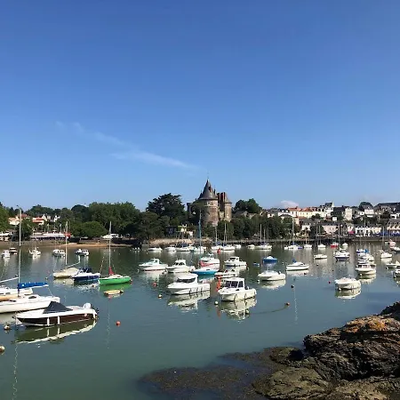 Maison Au Bord De Mer, Du Portmain *