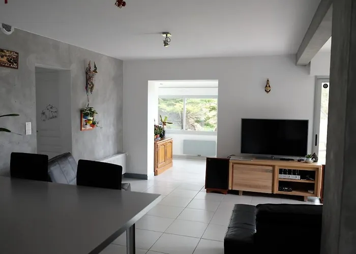 Maison Au Bord De Mer, Du Portmain *