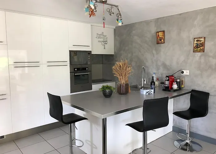 Maison Au Bord De Mer, Du Portmain