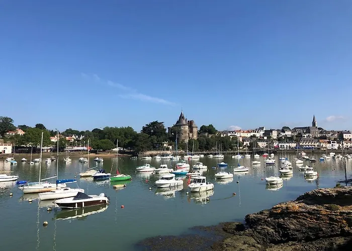 Maison Au Bord De Mer, Du Portmain *