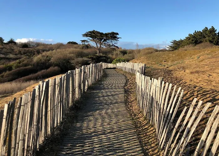 Maison Au Bord De Mer, Du Portmain 別荘 *